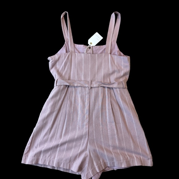 NWT Coco + Jaimeson Sleeveless Dusty Rose Pinstripe Snap Front Romper Large - Picture 6 of 9